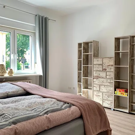 Erdgeschoss-wohnung Mit 2 Schlafzimmern, Balkon Und Parkplatz דירה