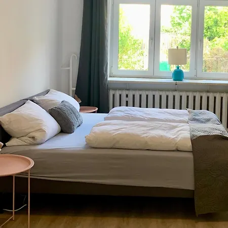 Erdgeschoss-wohnung Mit 2 Schlafzimmern, Balkon Und Parkplatz Διαμέρισμα Ερφούρτη