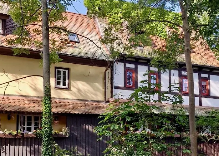 Lejlighed Erdgeschoss-wohnung Mit 2 Schlafzimmern, Balkon Und Parkplatz *