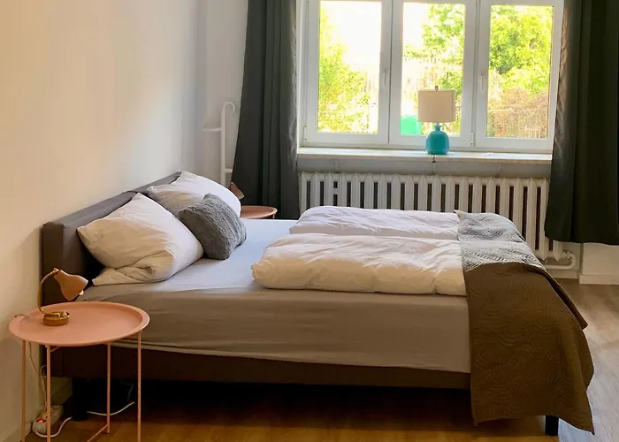 Erdgeschoss-wohnung Mit 2 Schlafzimmern, Balkon Und Parkplatz Appartement